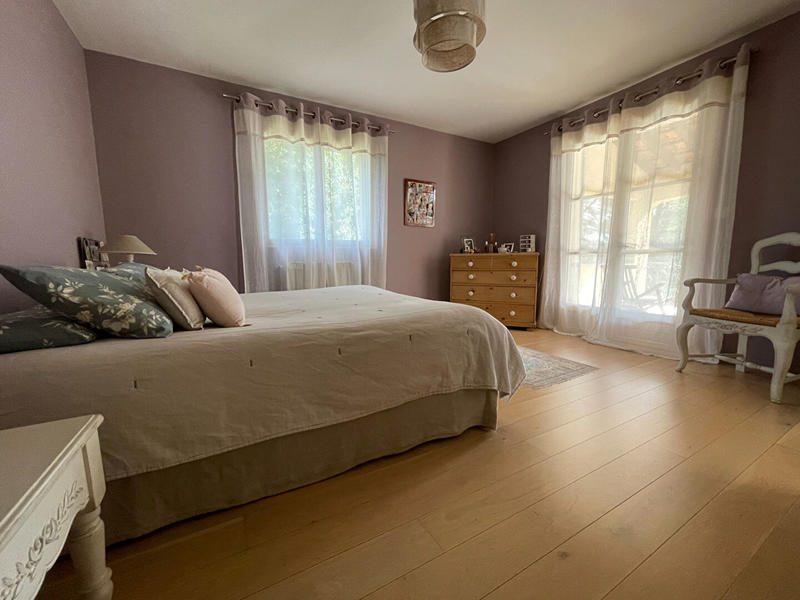 Maison - 250 m² - 7 pièces