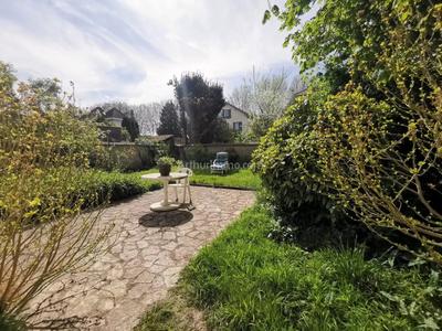 Maison - 203 m² - 8 pièces