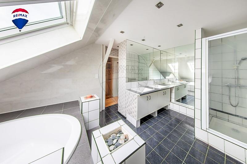 Duplex - 98 m² - 4 pièces