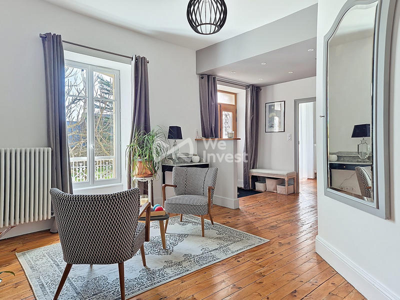 Maison traditionnelle - 183 m² - 6 pièces