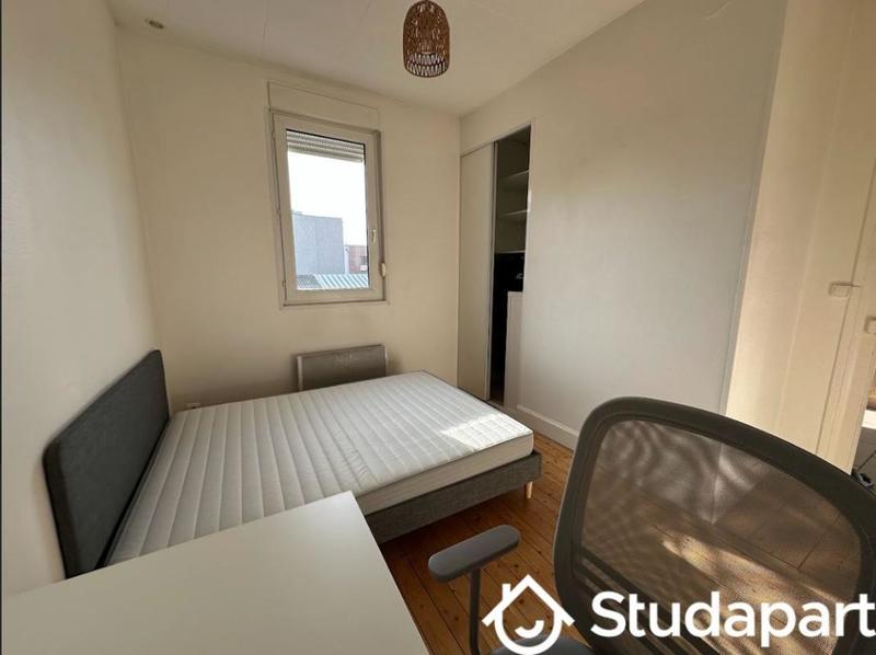 Chambre - 11 m² - 1 pièce