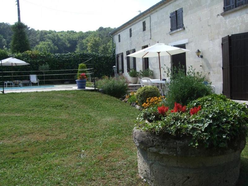 Propriété - 211 m² - 6 pièces