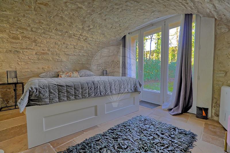 Propriété - 270 m² - 10 pièces