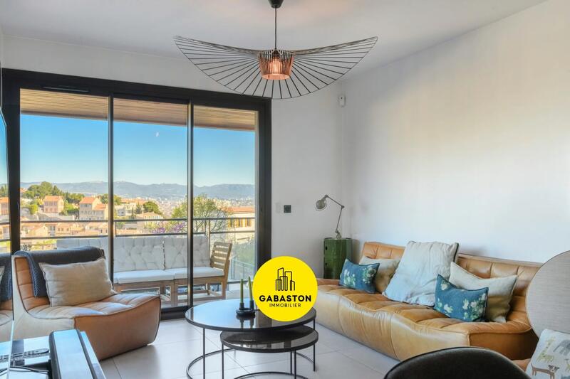 Appartement - 83 m² - 3 pièces