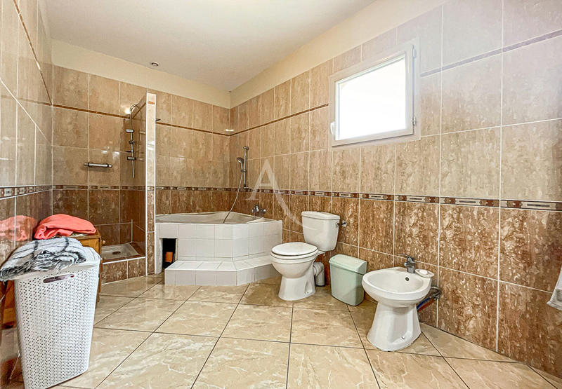 Maison - 142 m² - 5 pièces