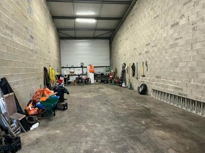 Local d'activité / Entrepôt - 720 m²