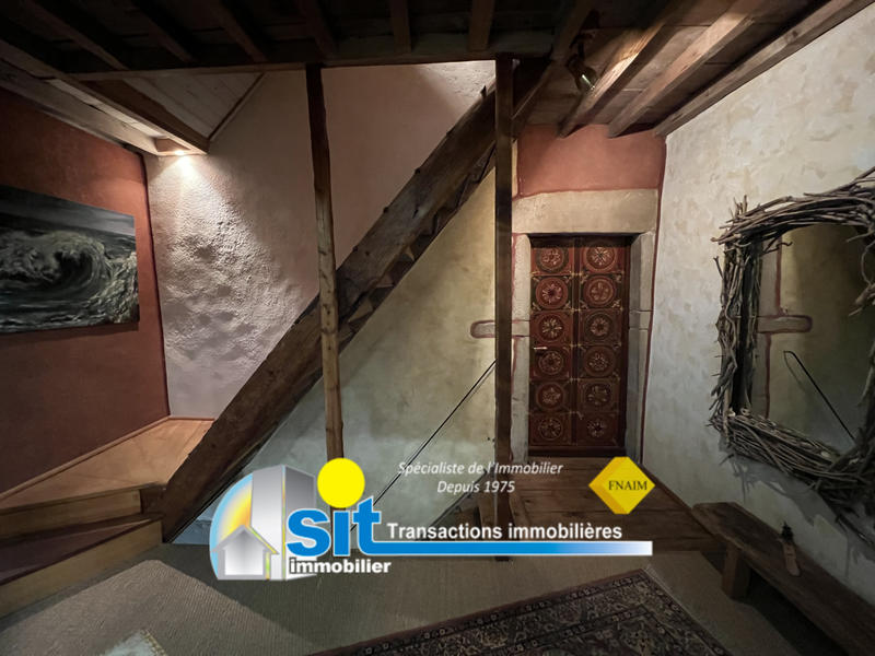 Maison - 230 m² - 8 pièces