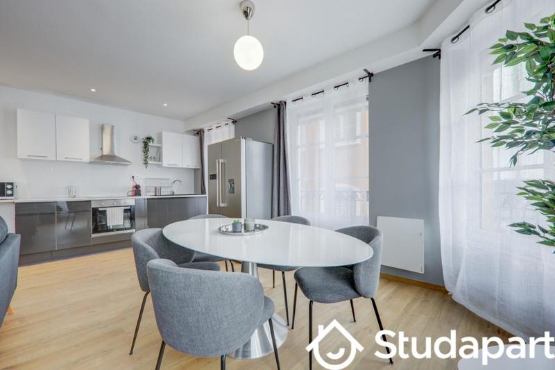 Chambre - 11 m² - 1 pièce