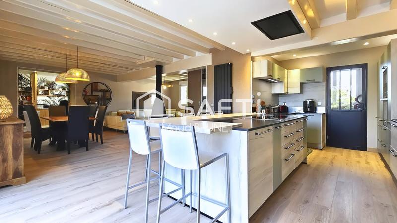 Maison - 265 m² - 8 pièces