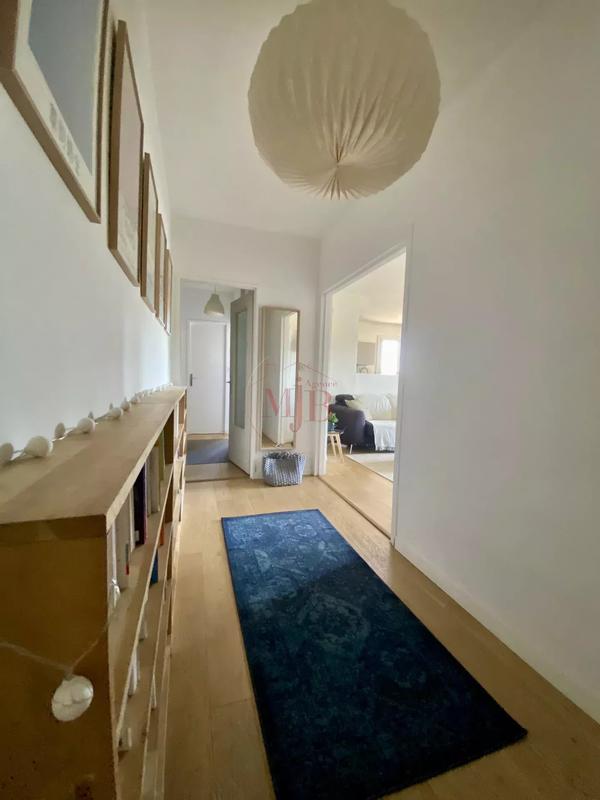 Appartement - 79 m² - 4 pièces