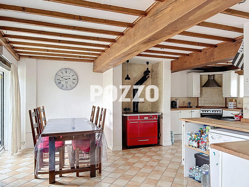 Maison - 250 m² - 5 pièces