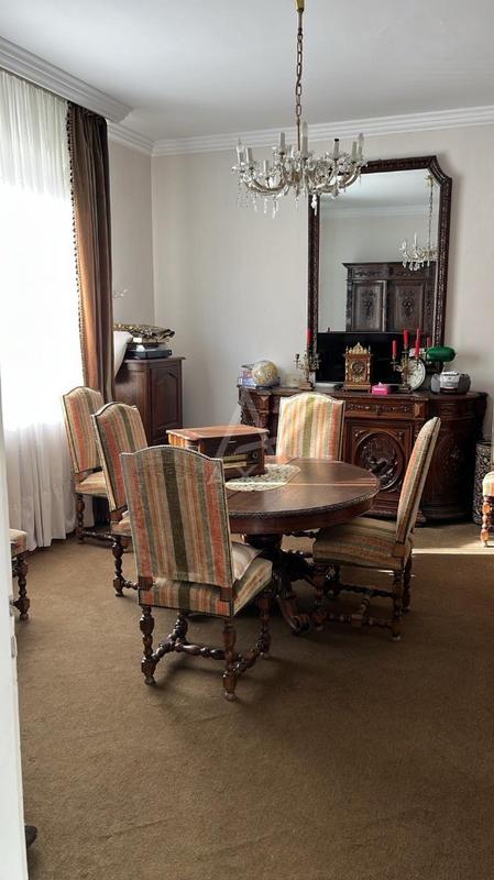 Maison - 410 m² - 15 pièces