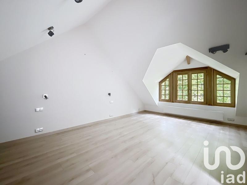 Maison - 200 m² - 8 pièces