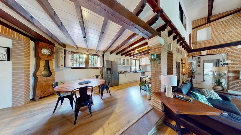 Maison - 197 m² - 7 pièces