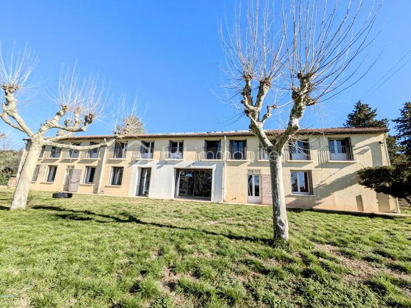 Appartement - 760 m² - 24 pièces