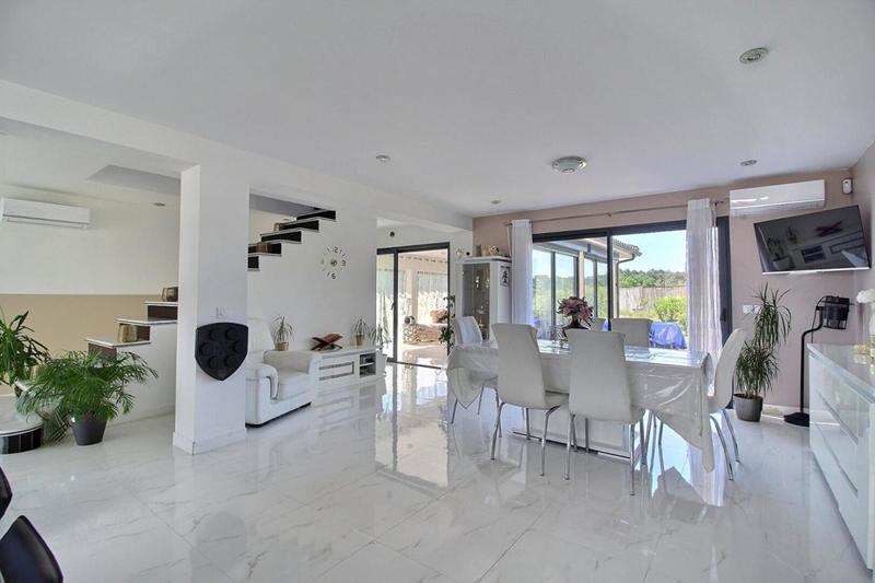 Maison - 288 m² - 7 pièces