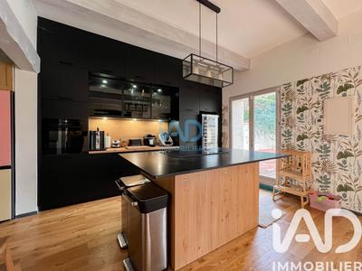 Maison - 200 m² - 10 pièces