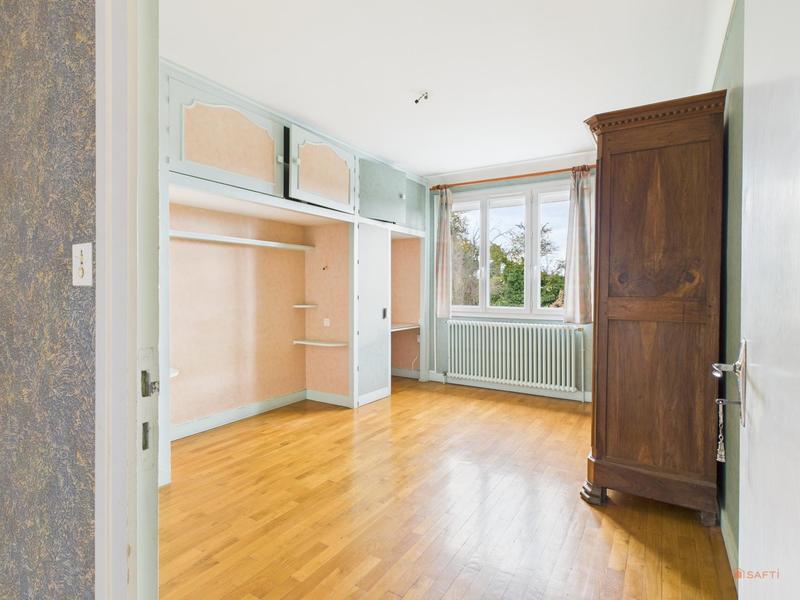 Maison - 219 m² - 5 pièces