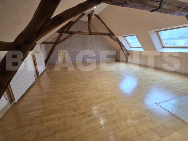 Maison - 202 m² - 8 pièces