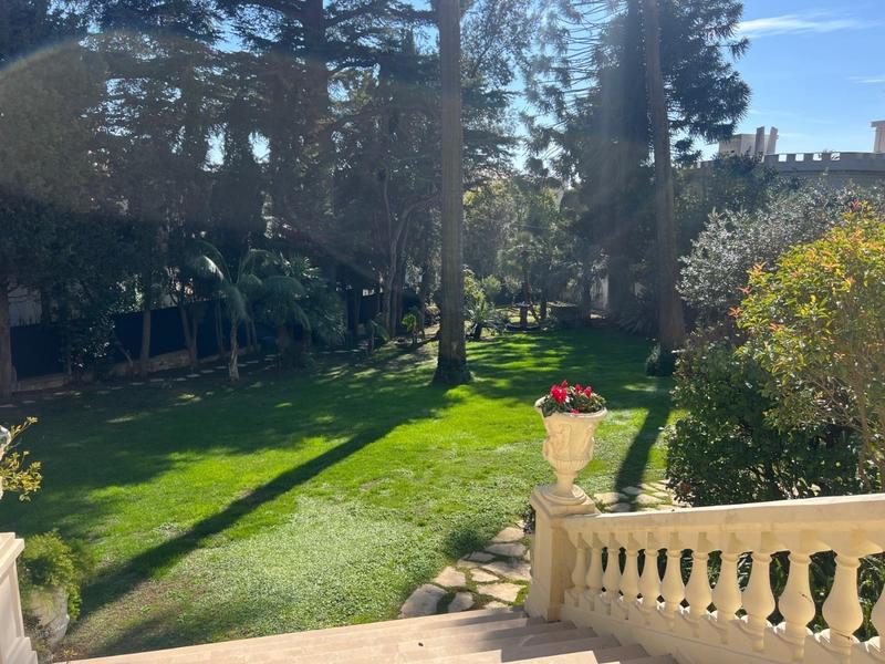 Villa - 500 m² - 10 pièces