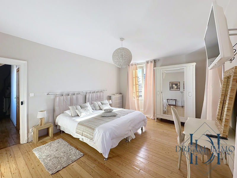 Maison - 143 m² - 5 pièces