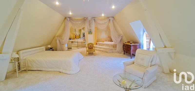 Maison - 290 m² - 6 pièces