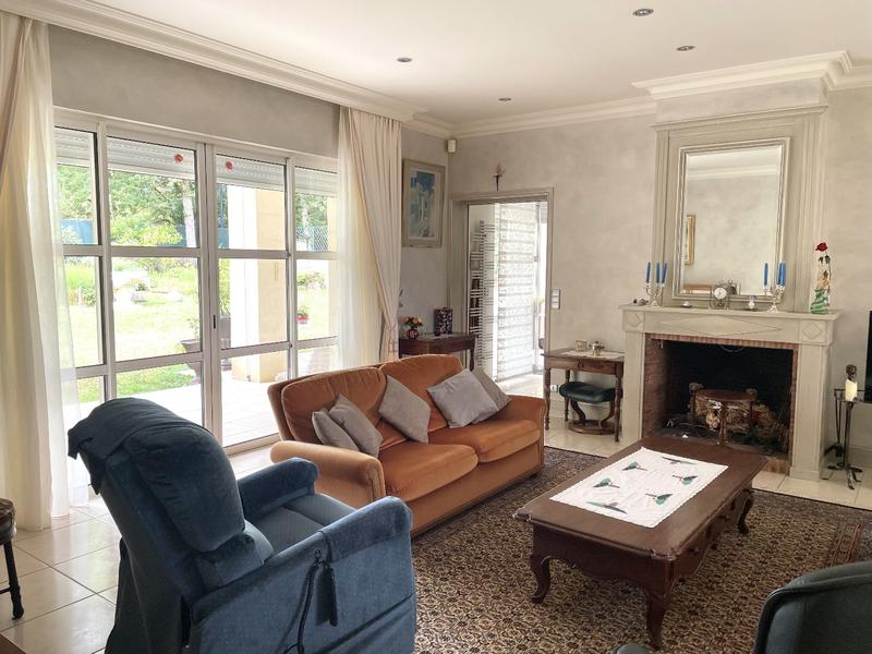 Maison en pierre - 247 m² - 8 pièces