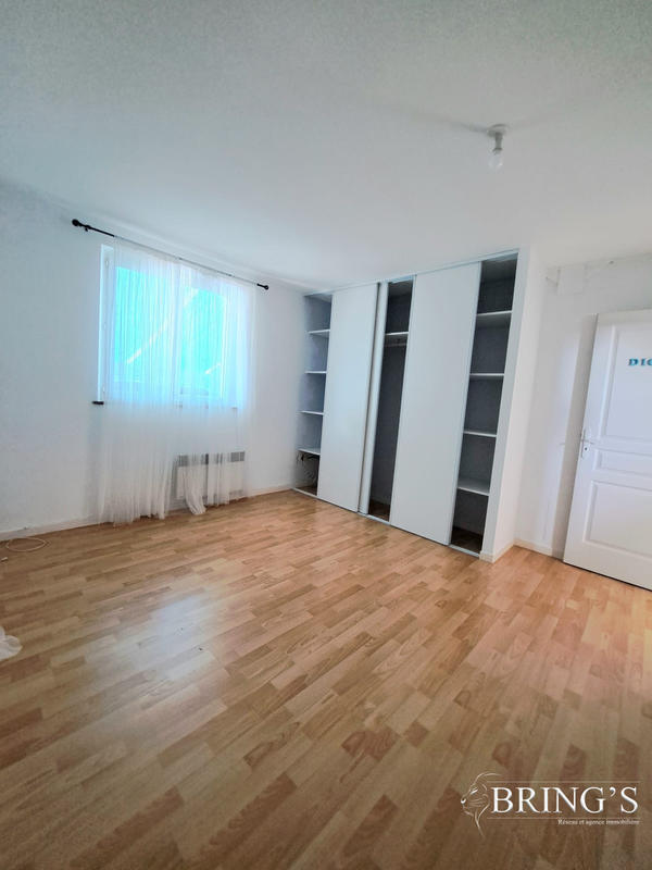 Villa - 166 m² - 8 pièces