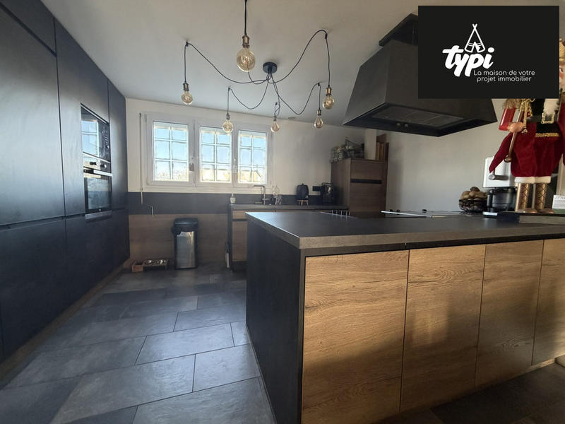 Maison - 140 m² - 7 pièces