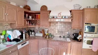 Maison - 380 m² - 10 pièces