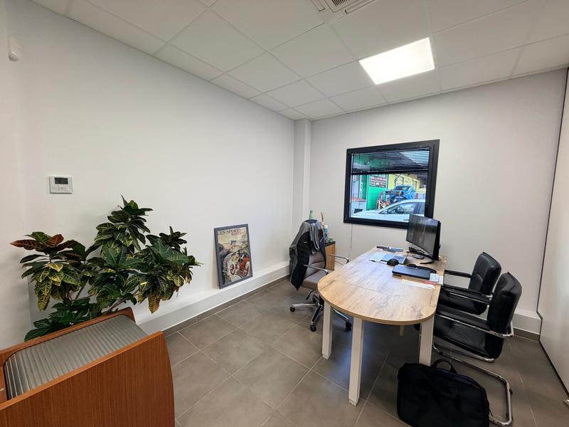 Bureau - 184 m²