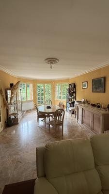 Maison traditionnelle - 120 m² - 6 pièces