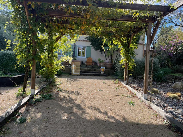 Maison - 217 m² - 6 pièces