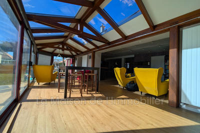 Pavillon - 210 m² - 8 pièces