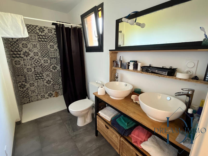 Maison - 259 m² - 8 pièces