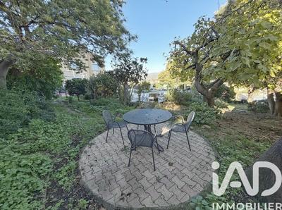 Maison - 427 m² - 17 pièces