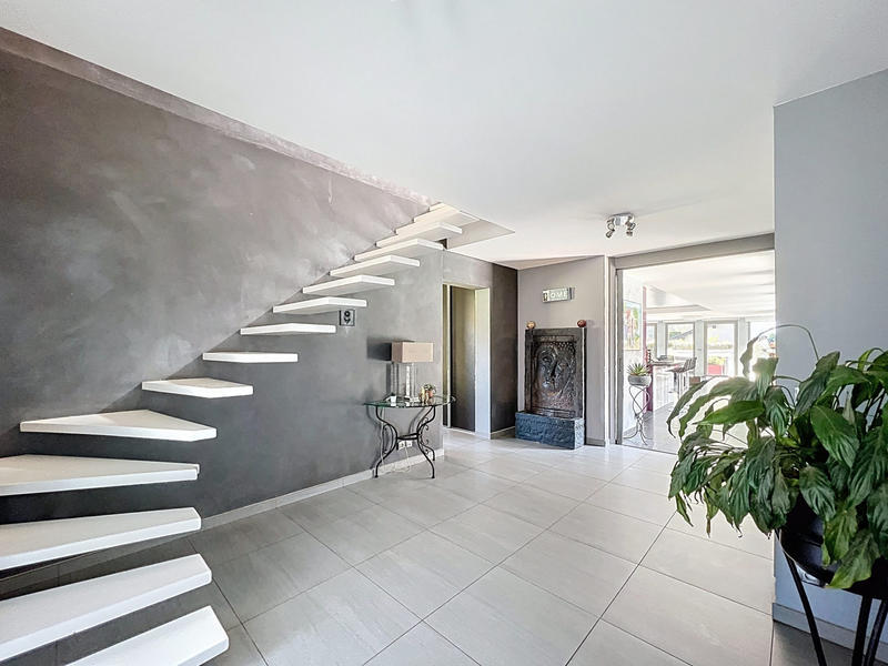 Villa - 247 m² - 6 pièces