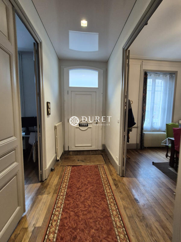 Maison - 251 m² - 11 pièces