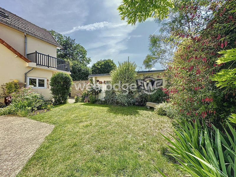 Maison - 143 m² - 8 pièces