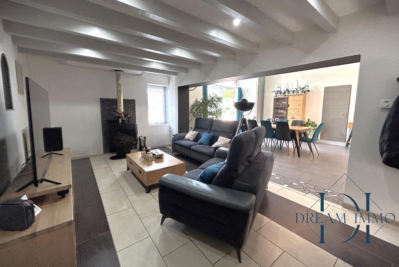 Maison traditionnelle - 200 m² - 4 pièces