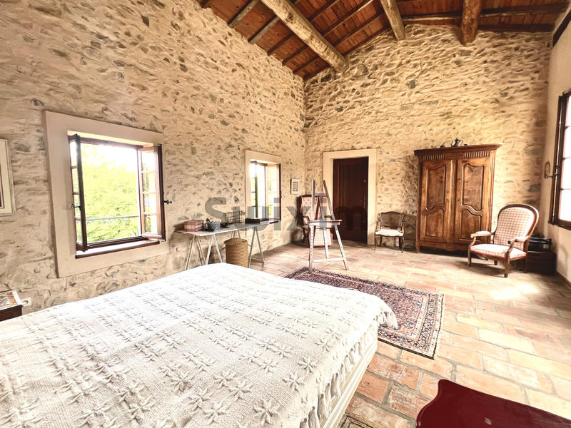 Mas - 423 m² - 12 pièces