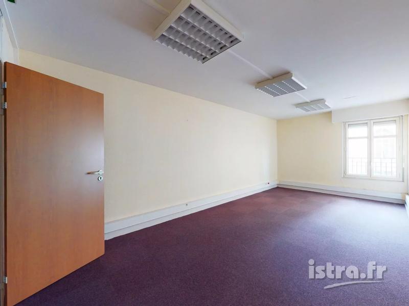 Local d'activités - 208 m² - 6 pièces