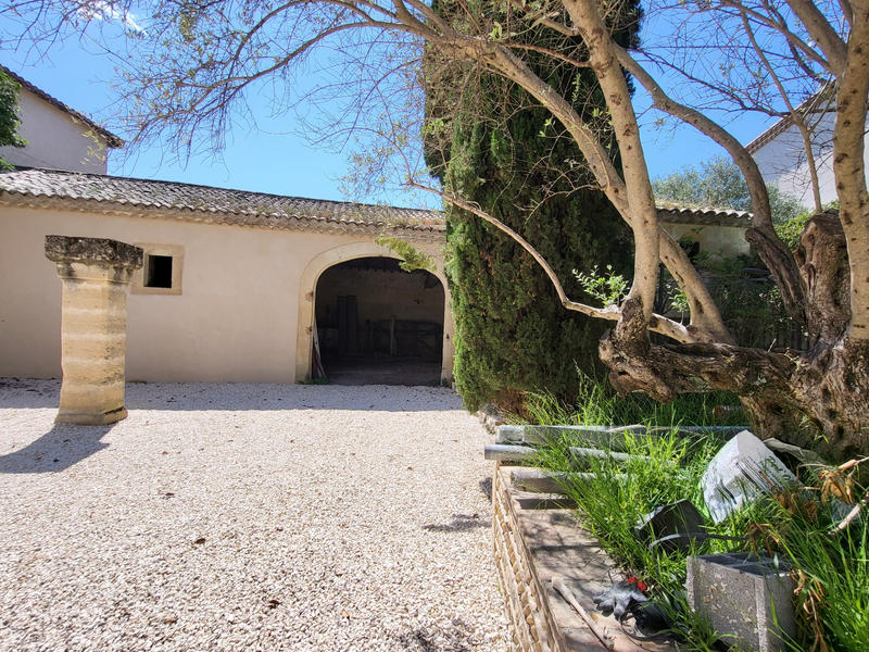 Parking / Garage - 140 m²