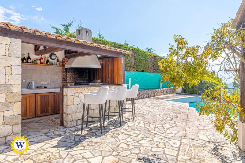 Villa - 220 m² - 6 pièces