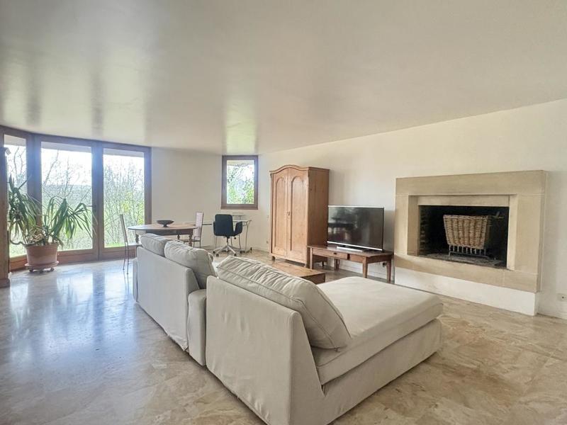 Maison - 216 m² - 7 pièces