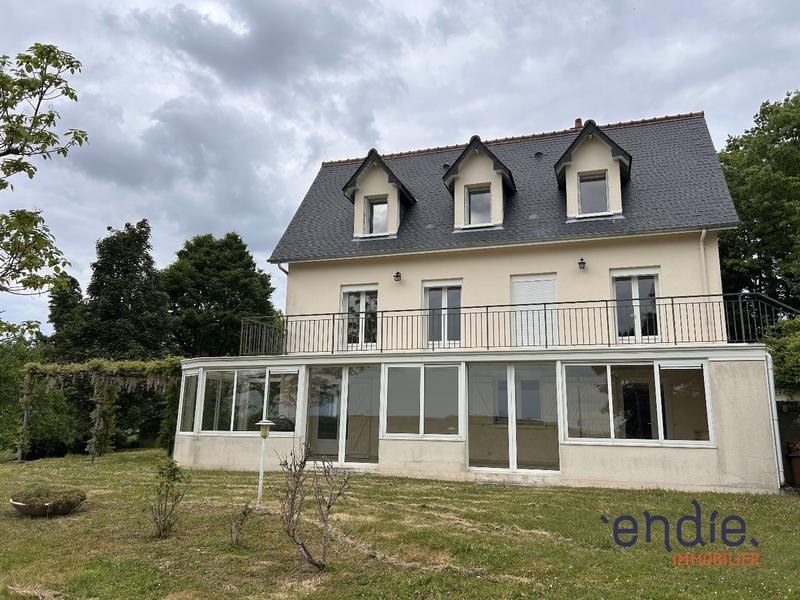 Maison - 240 m² - 10 pièces
