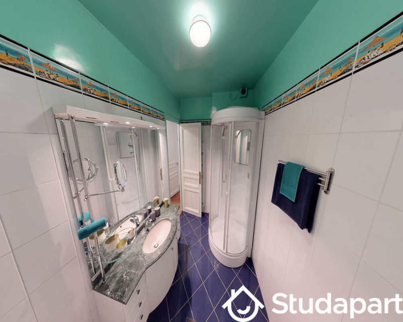 Chambre - 100 m² - 1 pièce