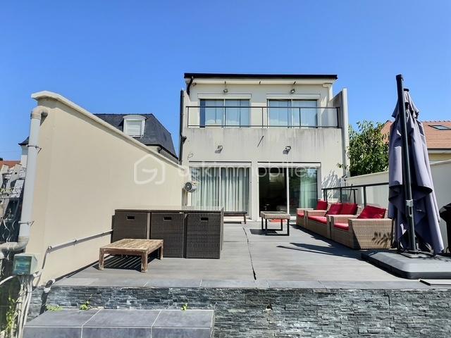 Demeure - 147 m² - 5 pièces