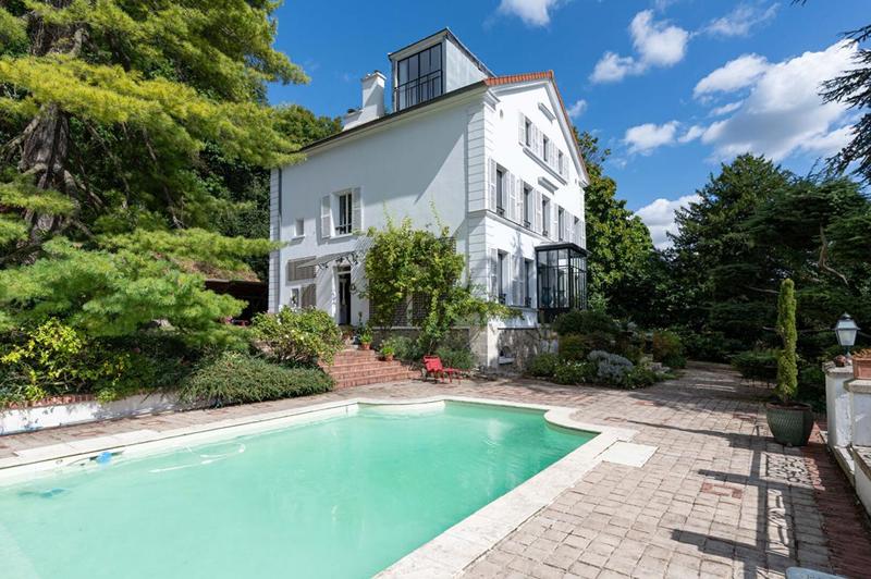 Demeure - 276 m² - 11 pièces