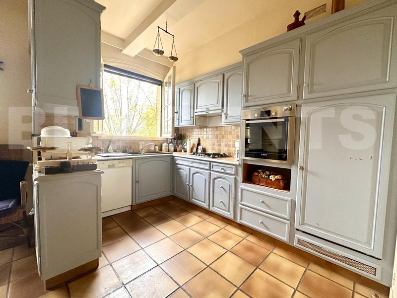 Maison - 206 m² - 8 pièces